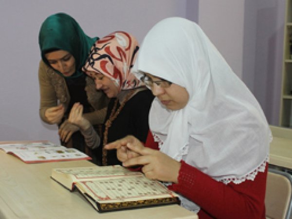 Kur'an-ı işaret diliyle 3 ayda hatmettiler