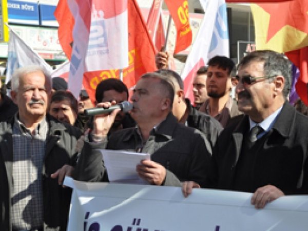 Mersin'de 'İç Güvenlik Paketi'ne karşı yürüdüler