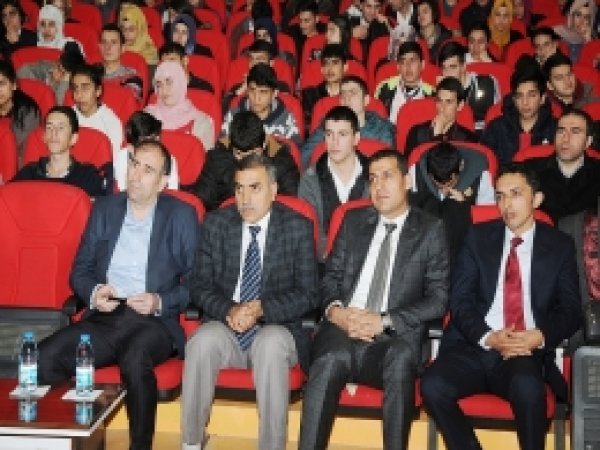 Öğrencilere mesleklerin tanıtımı semineri verildi