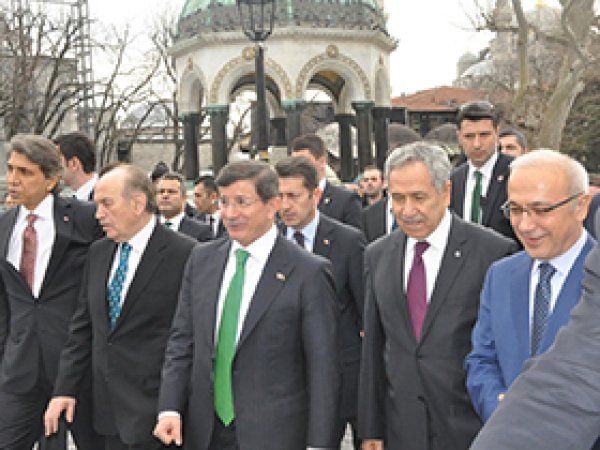 Başbakan Davutoğlu Sultanahmet'teydi