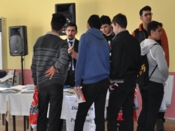 Üniversite Tercih Günleri Fuarı'na BÜ'de katıldı