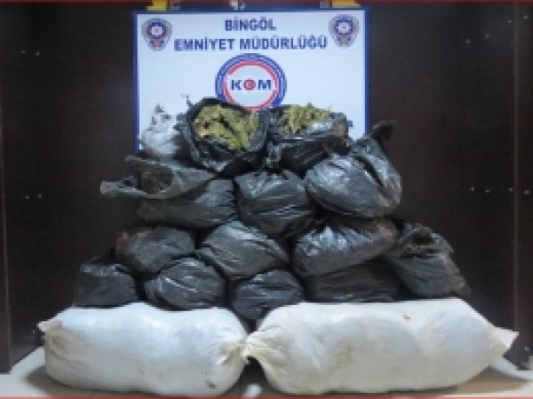 Bingöl'de 105 kilogram esrar ele geçirildi