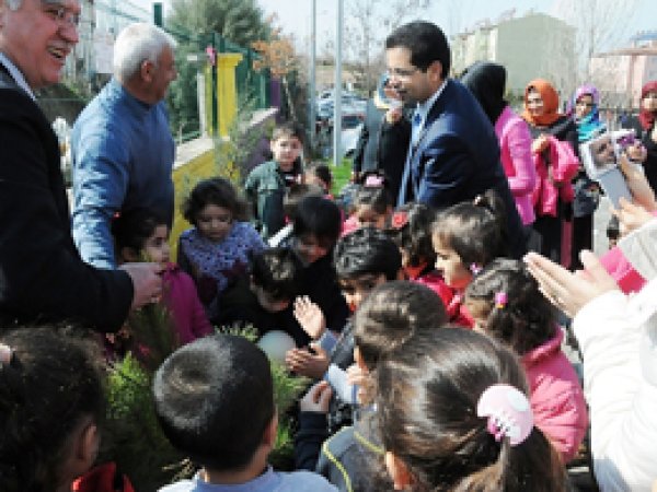 Batman’da Minikler Fidan Dikti 