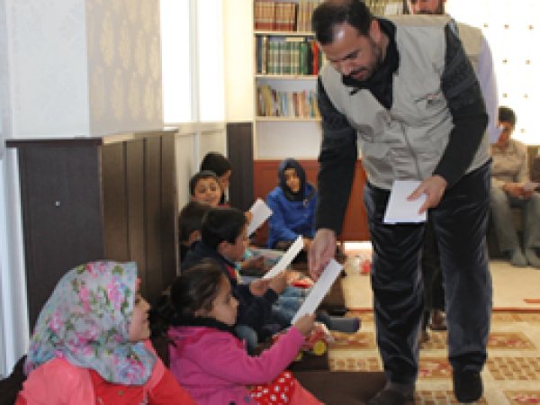 ‘İyilikte Sınır Yoktur’ kampanyası yetimleri sevindirdi 