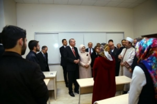 Gaziantep’te İlahiyat Fakültesi Açıldı 