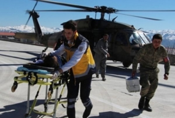 Helikopter, Balkondan Düşen Kız İçin Havalandı 