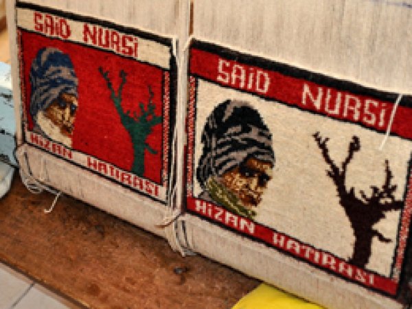 Halılara Üstad'ın resimleri nakşediliyor