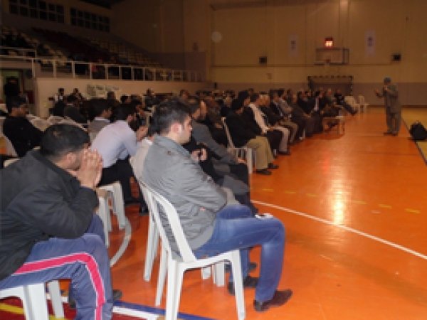 Amasya'da 'Sahabe Gibi Yaşamak' konferansı