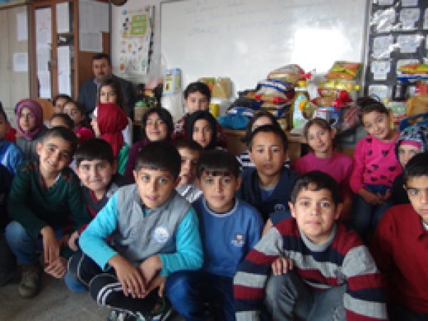 İlkokul öğrencilerinden örnek davranış 
