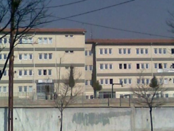 Öğrencilerin tartışması kanlı bitti:1 ölü