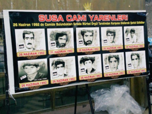 'İnsanlar gözyaşları içinde sergiyi geziyor'