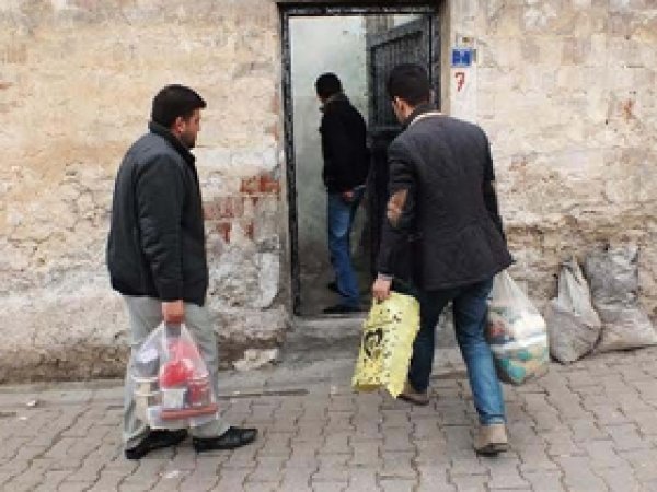 Azim Der'den muhtaç Suriyeli ailelere yardım