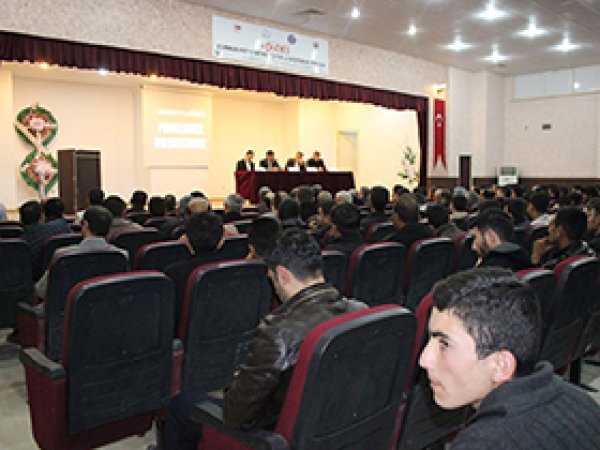 Ceylanpınar'da 'Medya' konulu panel