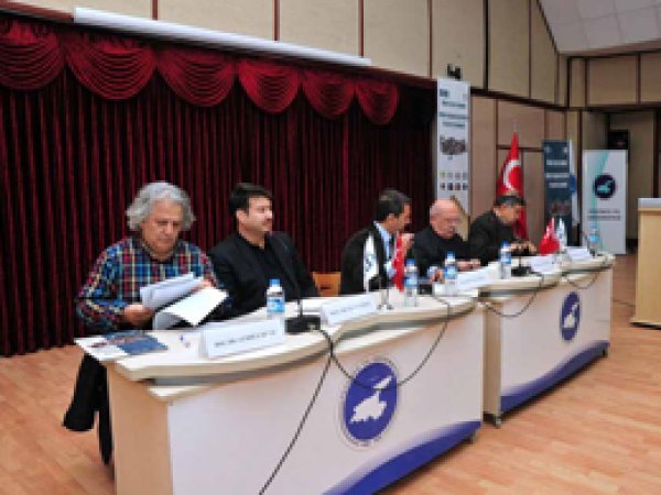YYÜ’de “Ortak Yaşama Kültürü ve Felsefesi” paneli