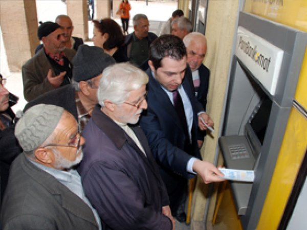 Hükümetten Emekliye zam müjdesi