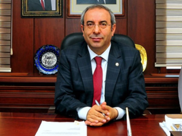 Peyami Battal yeniden YYÜ Rektörü