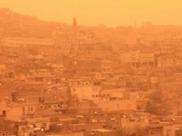 Mardin kızıla boyandı