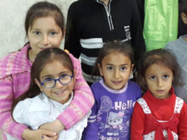 Cizre Nuh Gıda Bankası yetimleri sevindirdi