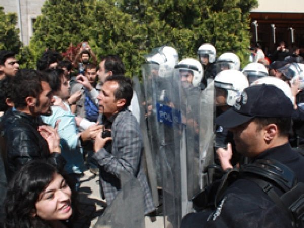 Mersin Üniversitesinde kavga: 4 yaralı