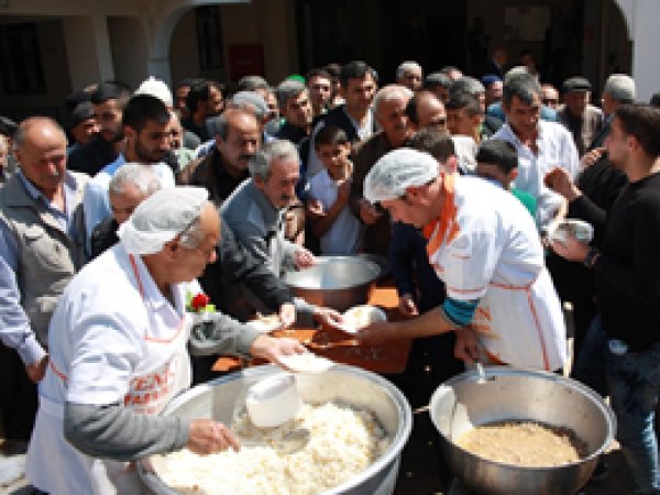 İzmir'de 500 kişilik Kutlu Doğum yemeği