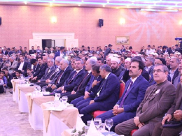 Hz Peygamber konferansında salon dar geldi