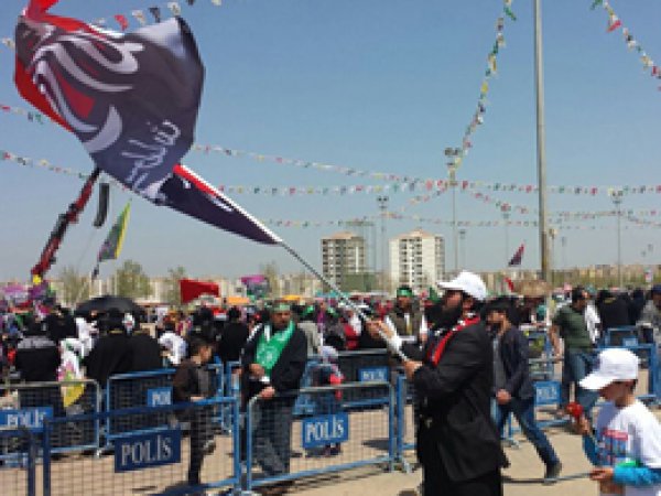 AA: Halk, Kutlu Doğum için Newroz Parkında 