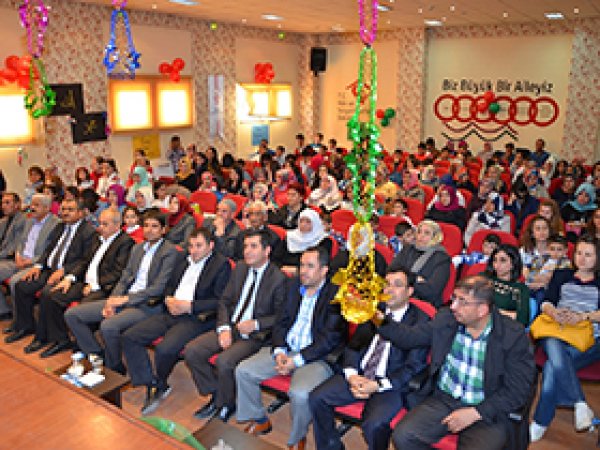 Van'da Çocuklar Kutlu Doğumu kutladı