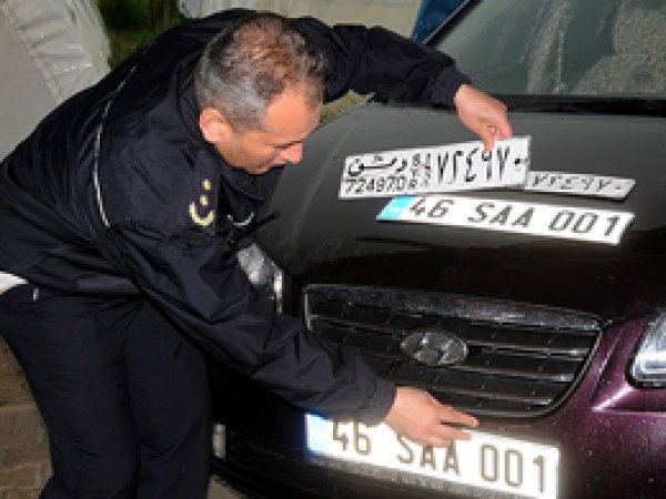 Suriyelilerin araçlarına geçici Türkiye plakası