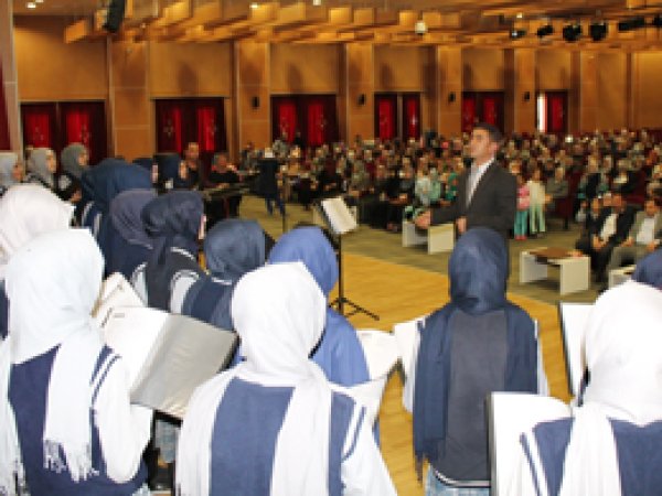 Siirt’te ortaokul öğrencileri kutlu doğum etkinliği düzenledi
