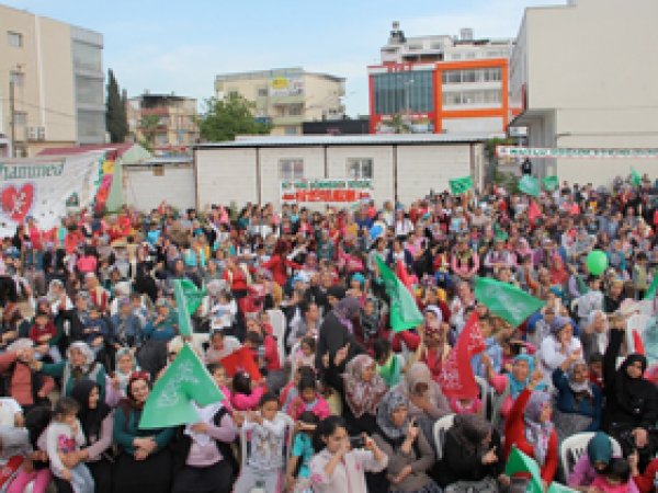 Adana’daki Romanlardan Kutlu Doğum etkinliği