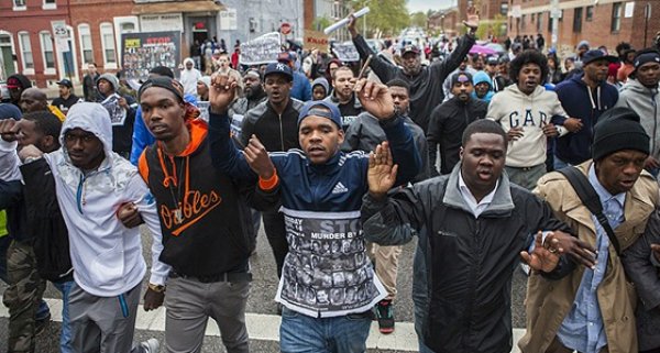 Baltimore'da sokağa çıkma yasağı kaldırıldı