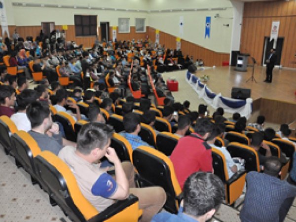İdeal Gençlik Topluluğundan Kutlu Doğum programı