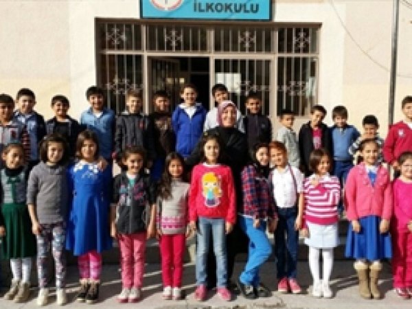Türkiye'nin ilk başörtülü milli eğitim müdürü