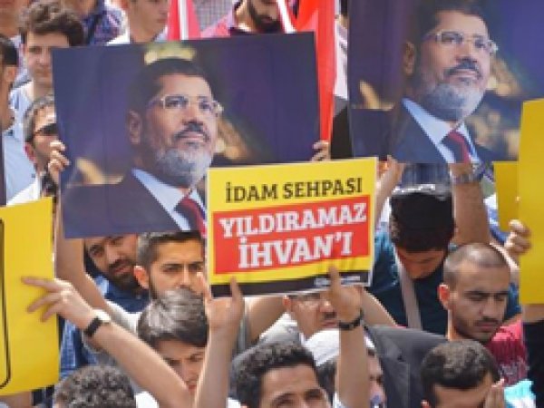 Qerara darvekirinê ya Mûhammed Mûrsî hat telîn kirin