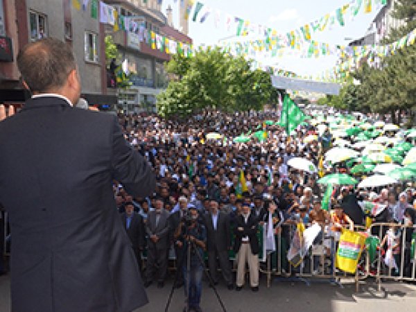 Sait Şahin, HDP'yi sert sözlerle eleştirdi