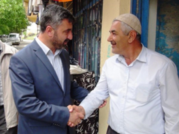 Bitlis bağımsız adayı Karakaya, Hizan esnafını ziyaret etti