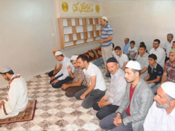 7. Sınıf öğrencisi sözünü tuttu okula mescit  açıldı