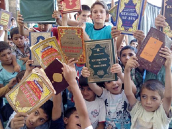 'Çocuklar camilerin süsüdür'