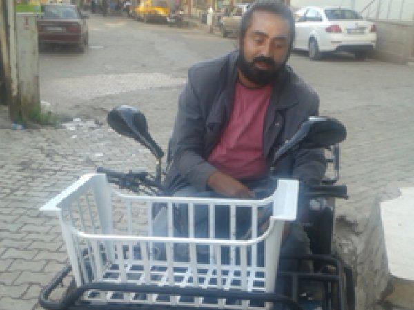 Engelli gencin oruç tutma azmi