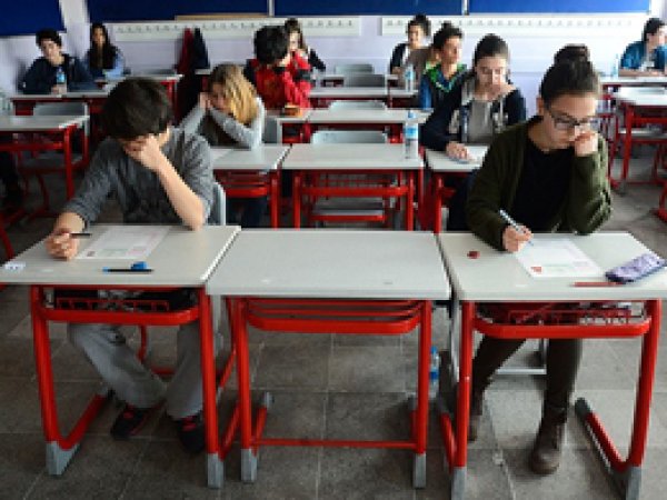 Özel okulların kayıt takvimi iptal edildi