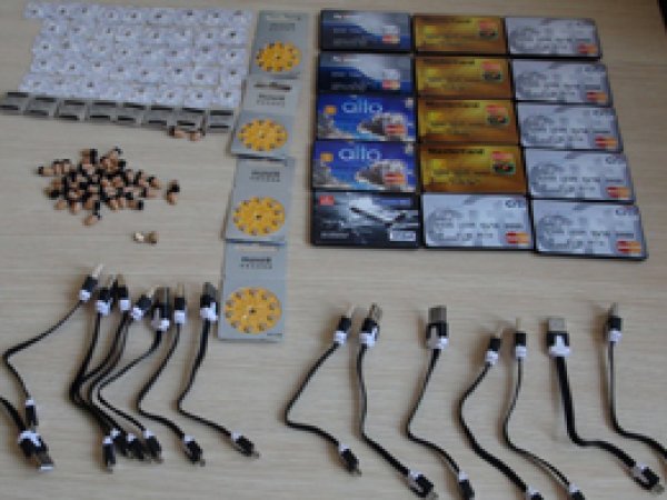 Kredi kartının içine dinleme cihazı yerleştirdiler
