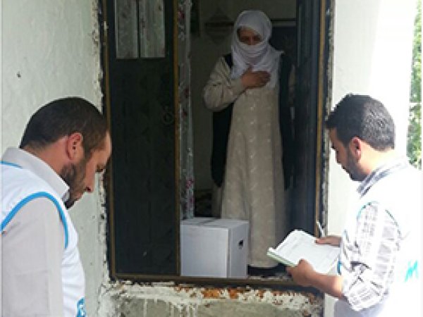 Ağrı Mustazaflar Cemiyeti yardım dağıttı