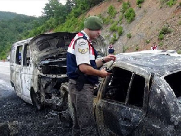 Çanakkale'de 3 kişi yanarak öldü