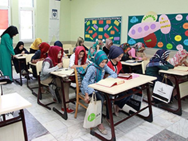 Bilgievlerinde Kur'an-ı Kerim dersi