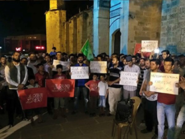 Tarsus'ta Çin zulmü lanetlendi