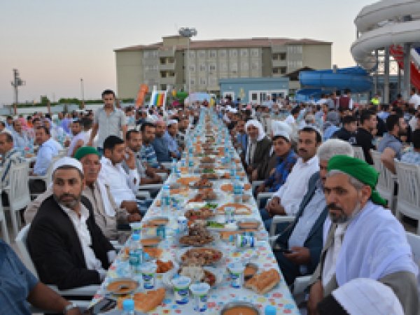Ceylanpınar'da barış yemeği