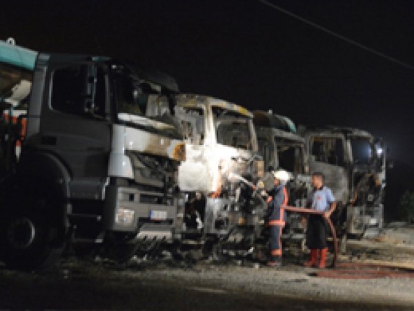 Siirt'te şantiye araçları kundaklandı
