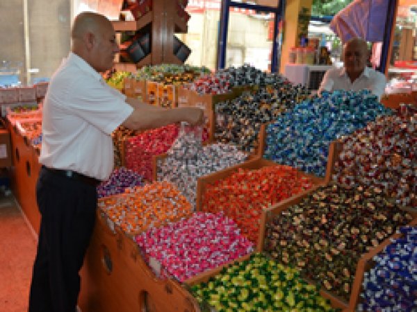 Bayram şekeri tezgâhlardaki yerini aldı