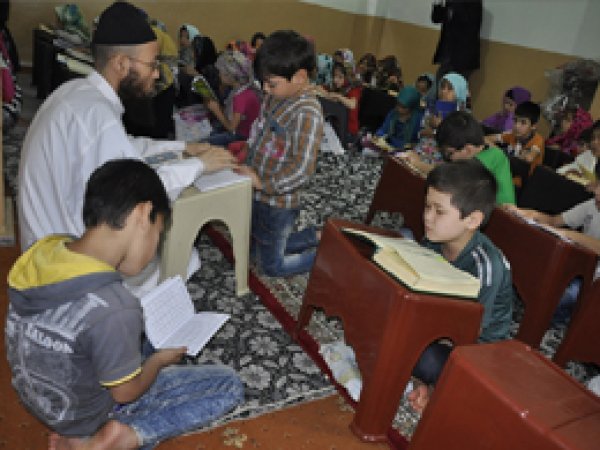 Afgan dernekten kesintisiz Kur’an eğitimi