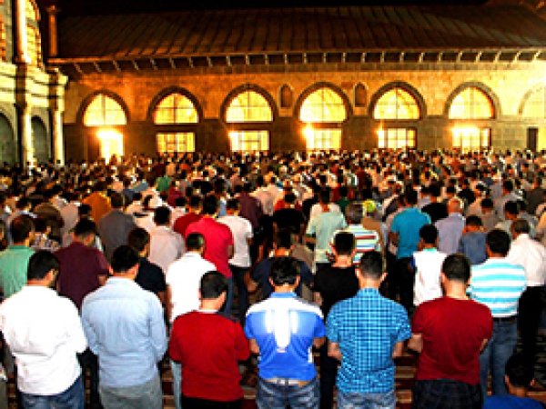 Diyarbakırlılar İslam Ümmeti için dua etti